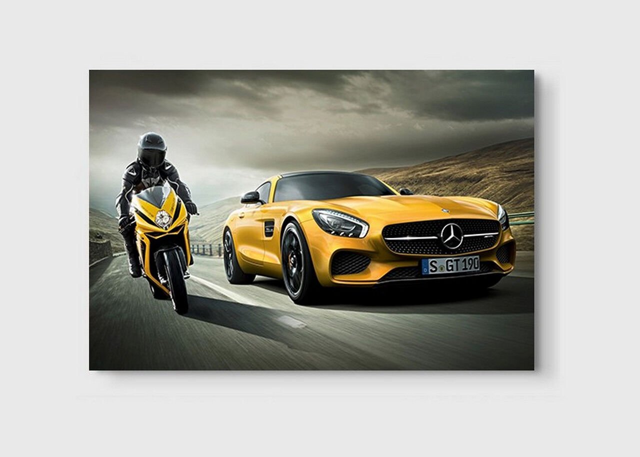 Sarı Mercedes ve Motor
