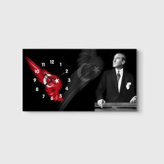 Saatli Atatürk ve Bayrak
